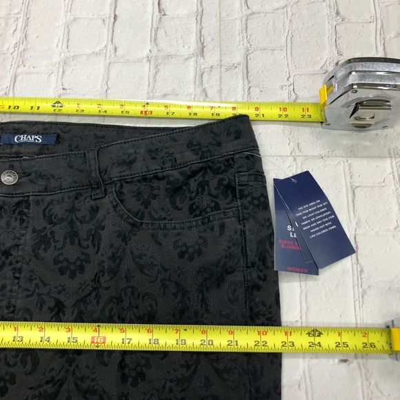 NWT Chaps Women Slim Leg Slimming Fit Jeans Size 20W Cabin Black M095 -18 - Picture 3 of 16